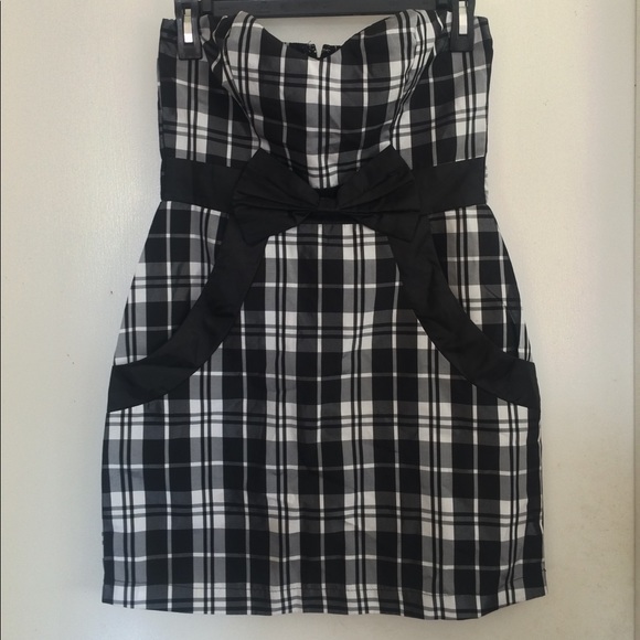 Sweet Love Dresses & Skirts - 🦩2/$25🦩 Strapless Plaid Party Dress